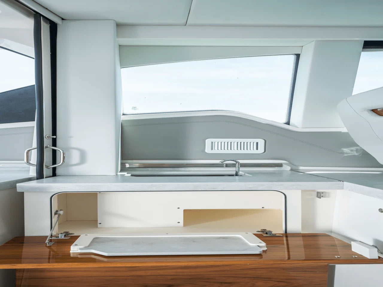 2025 Tiara Yachts LE 43 43.0 feet, Inuvik, Northwest Territories #15