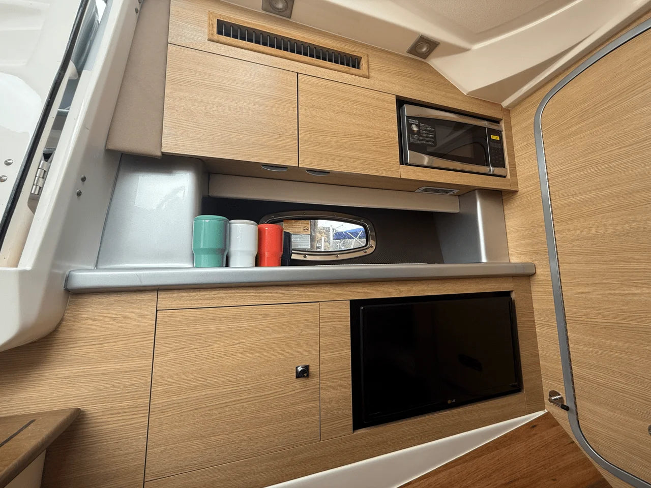 2015 Chaparral 327 SSX 32.0 feet, Grasonville, Maryland #22