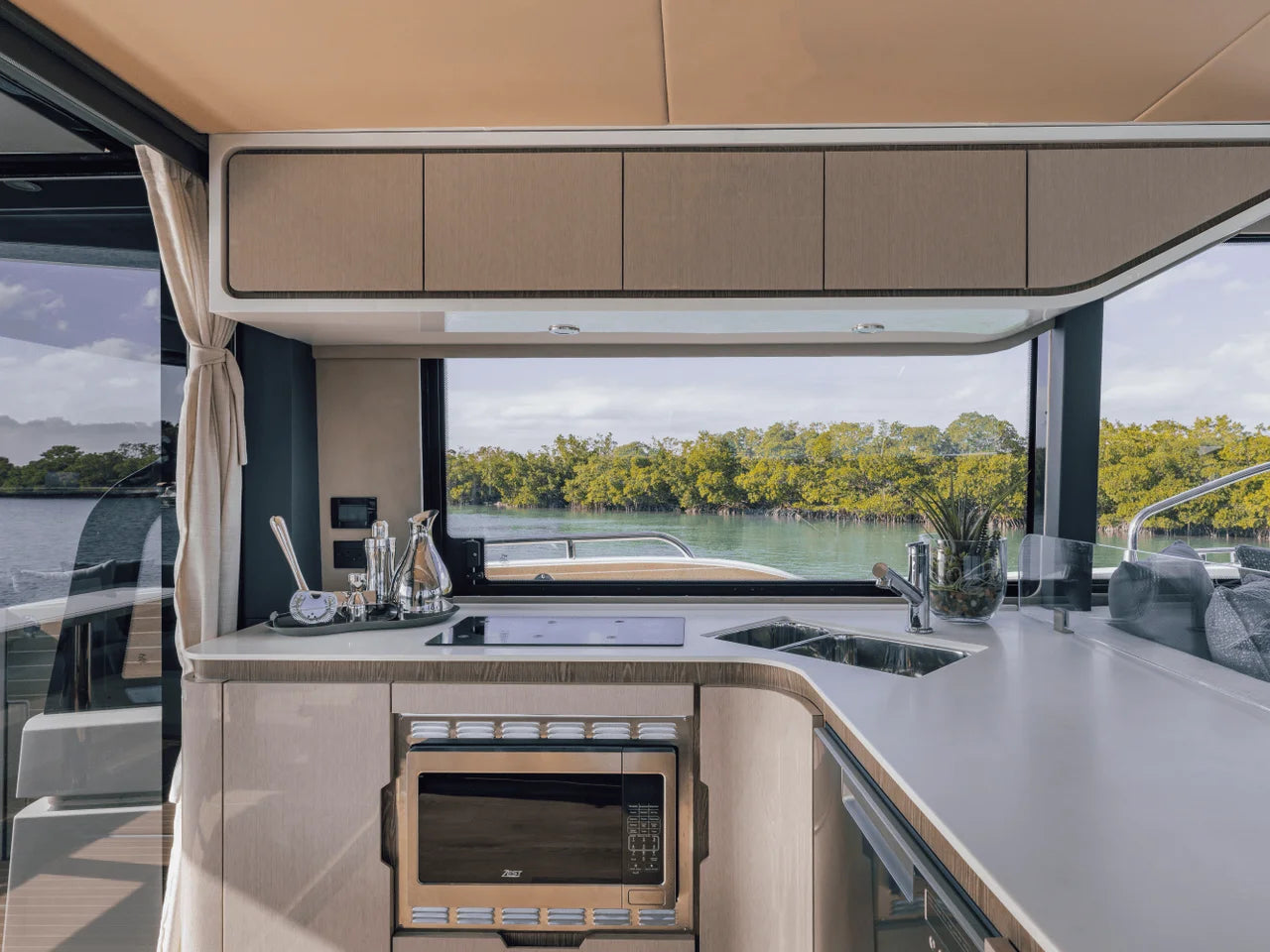 2026 Cruisers Yachts 57 FLY 57.0 feet, Inuvik, Northwest Territories #81