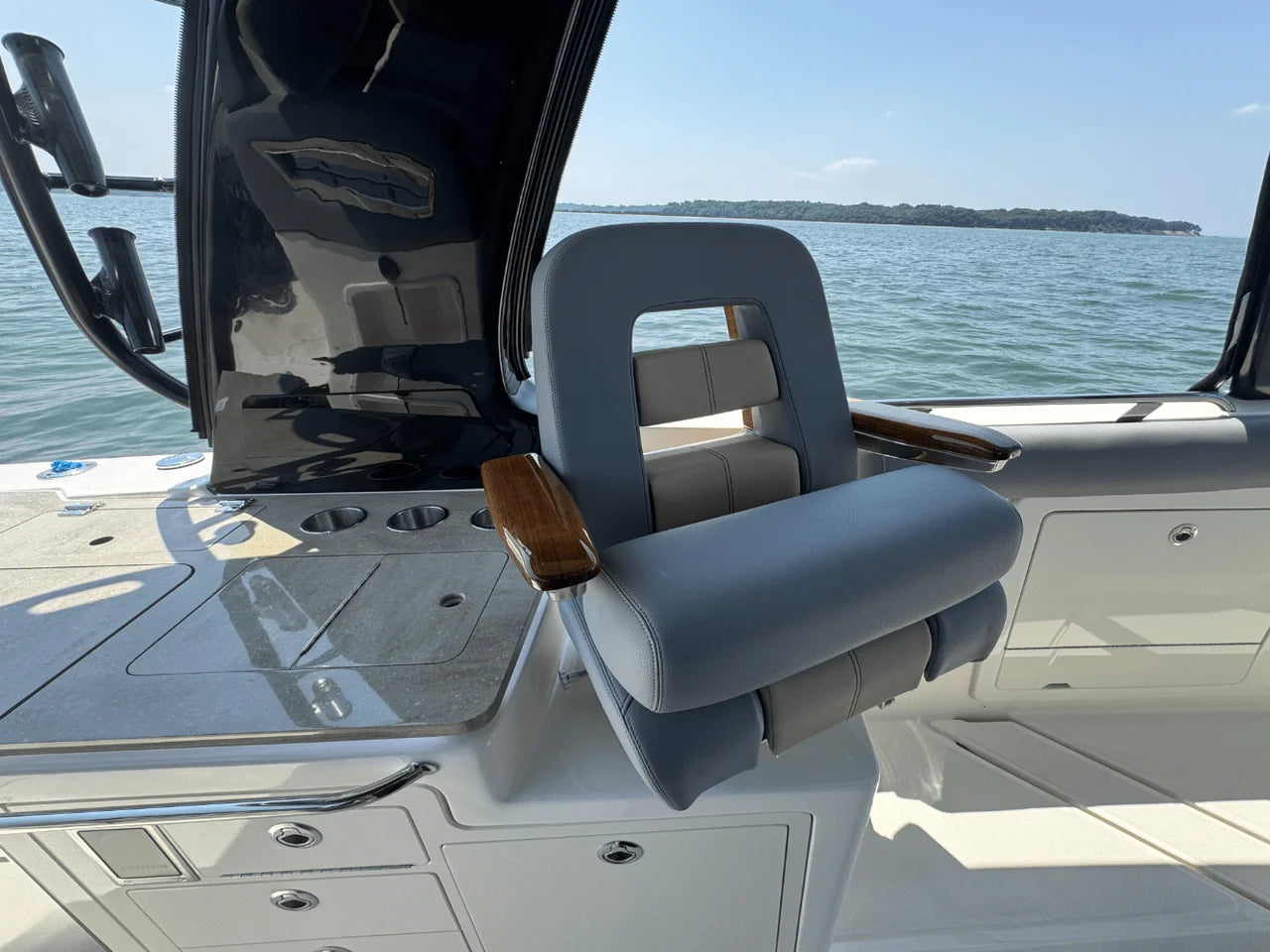 2025 Boston Whaler 380 Realm 38.0 feet, Huntington, NY #47