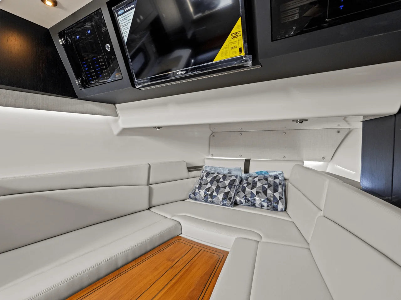 2025 Boston Whaler 380 Realm 38.0 feet, Quincy, MA #36