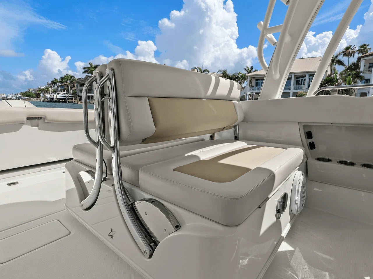 2020 Boston Whaler 320 VANTAGE 33.0 feet, St Petersburg, FL #35