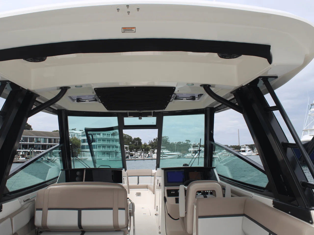 2026 Boston Whaler 330 Vantage 33.0 feet, Charleston, South Carolina #34