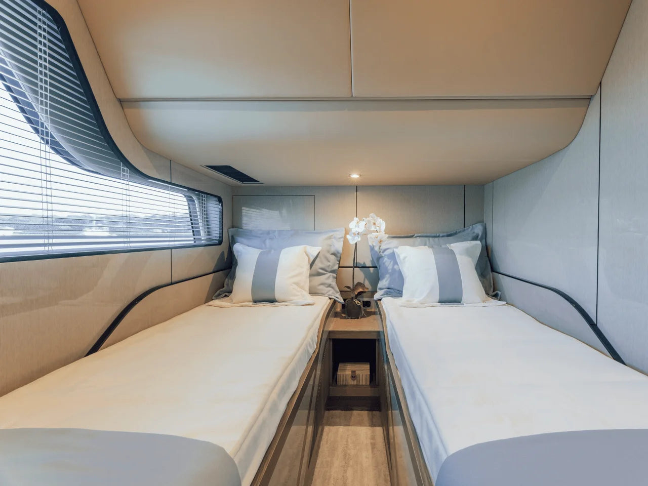 2027 Cruisers Yachts 57 FLY 57.0 feet, Naples, Florida #93