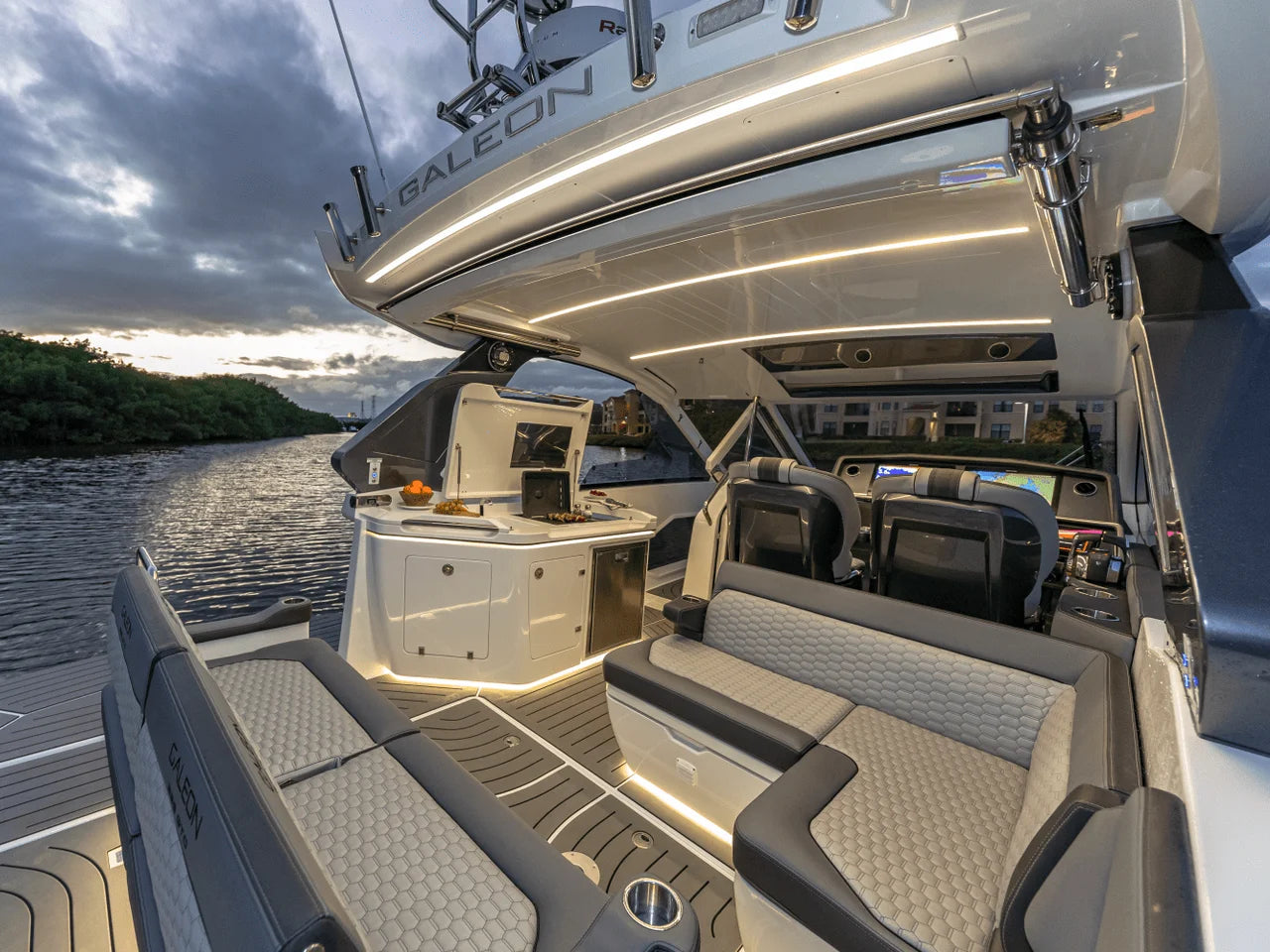 2026 Galeon 335 GTO 33.0 feet, Inuvik, Northwest Territories #96