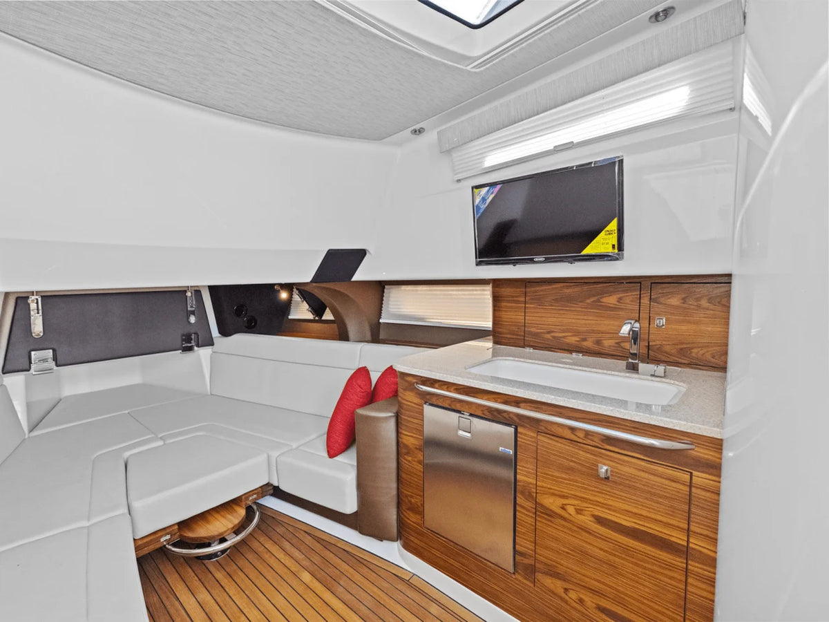2026 Boston Whaler 420 Outrage 42.0 feet, Quincy, MA #37
