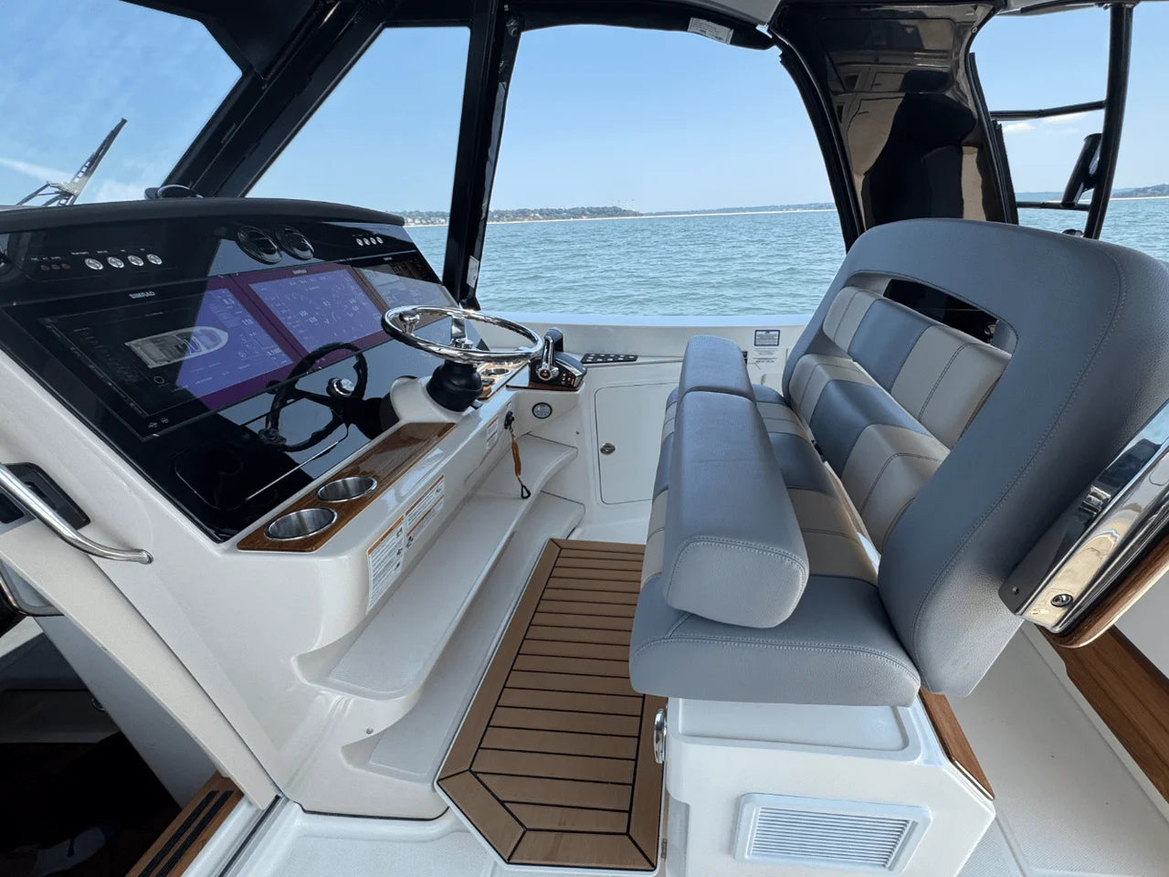 2025 Boston Whaler 380 Realm 38.0 feet, Huntington, NY #32