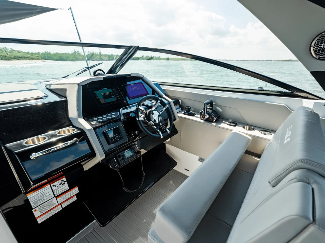 2027 Cruisers Yachts 34 GLS Outboard 34.0 feet, Sarasota, FL #117