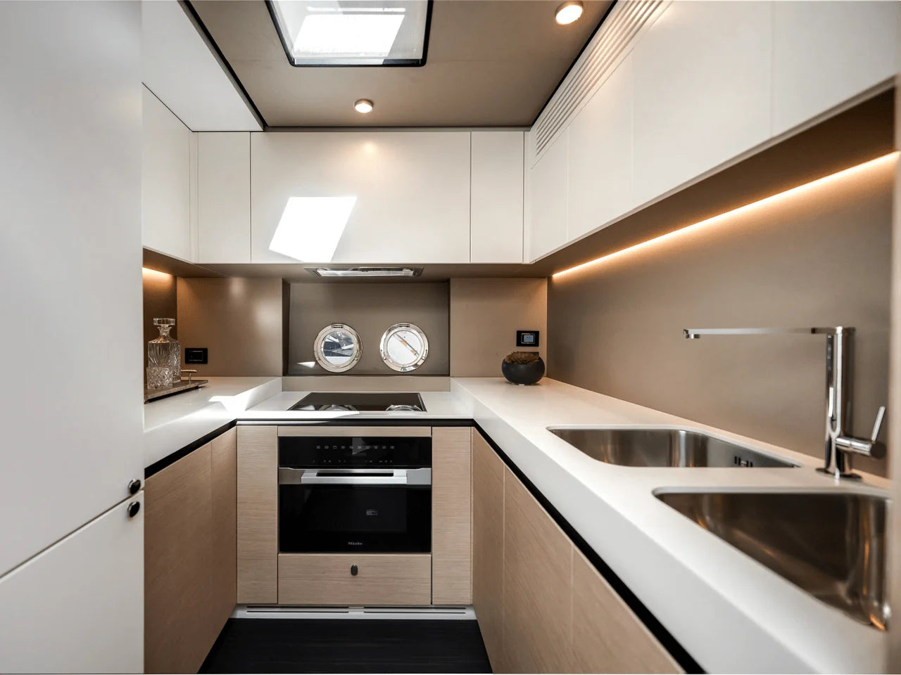 2024 Azimut S8 80.0 feet, Miami, FL #27