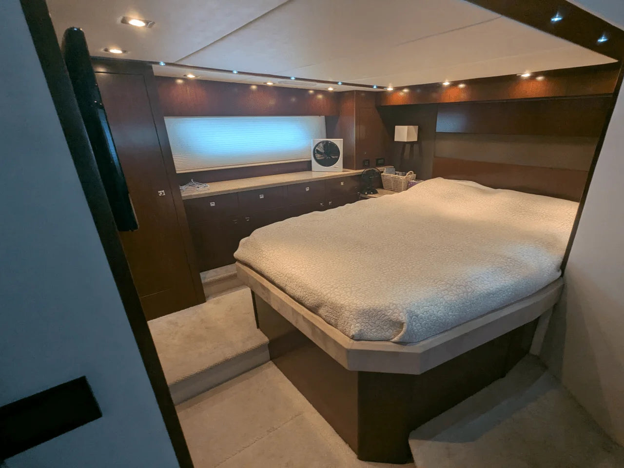 2013 Cruisers Yachts 48 CANTIUS 48.0 feet, Baltimore, MD #54