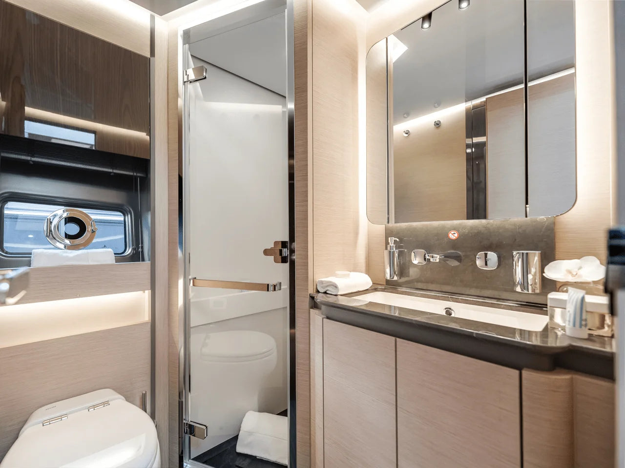 2024 Azimut S8 80.0 feet, Miami, FL #37