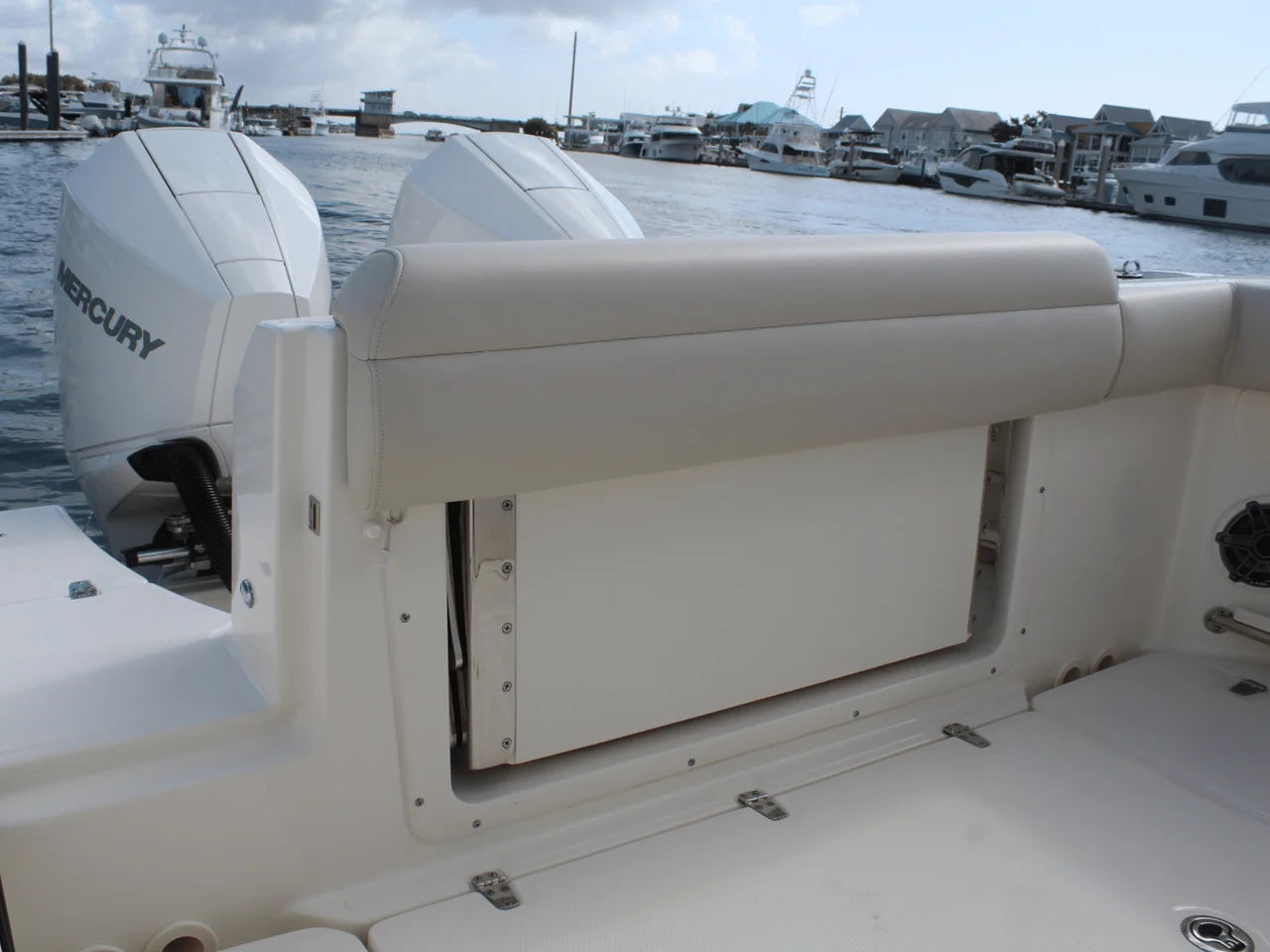 2024 Boston Whaler 250 OUTRAGE 25.0 feet, Wrightsville Beach, North Carolina #34