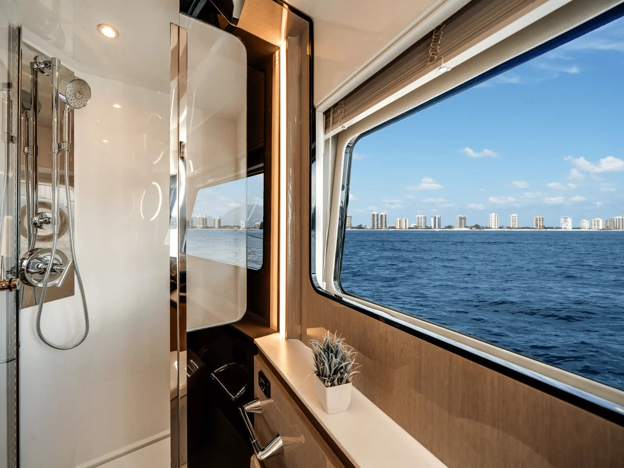 2026 Cruisers Yachts 57 FLY 57.0 feet, Jupiter, Florida #31