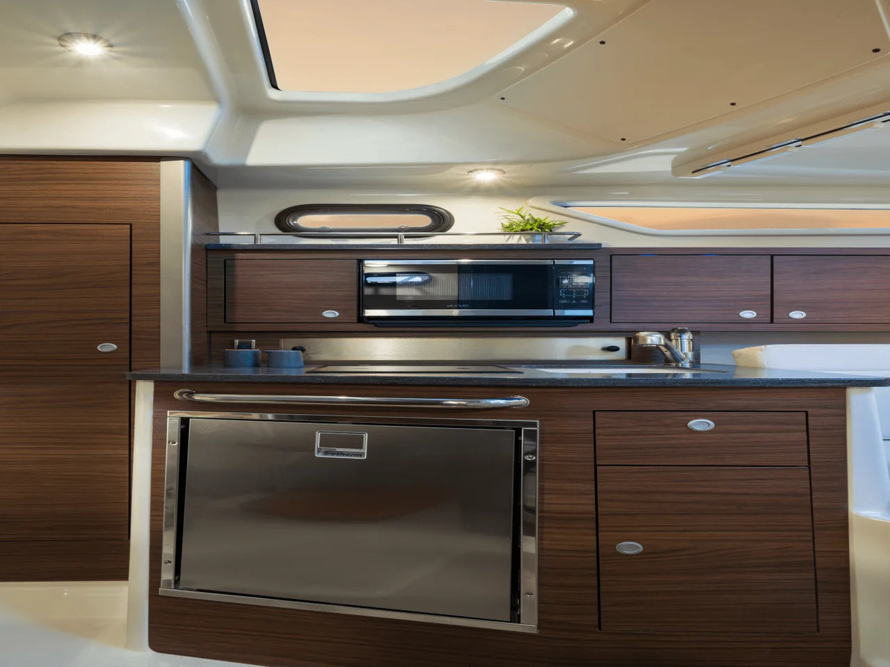 2027 Boston Whaler 325 Conquest 32.0 feet, Norwalk, Connecticut #53