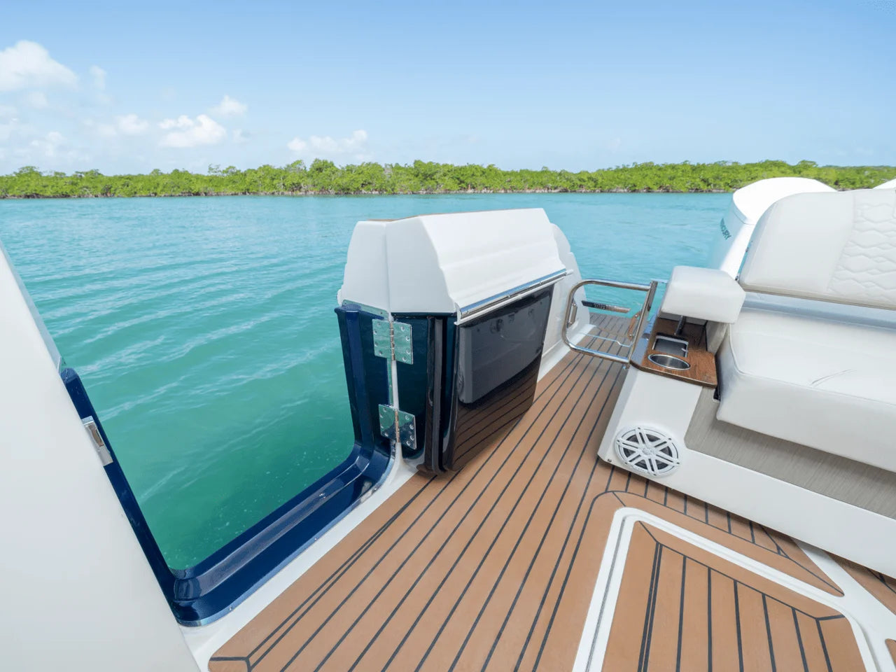 2025 Tiara Yachts LS 48 48.0 feet, Inuvik, Northwest Territories #37