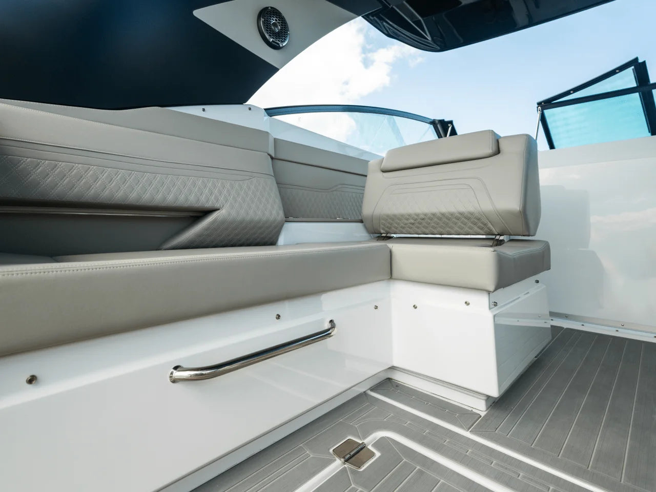 2027 Cruisers Yachts 34 GLS Outboard 34.0 feet, Venice, Florida #88