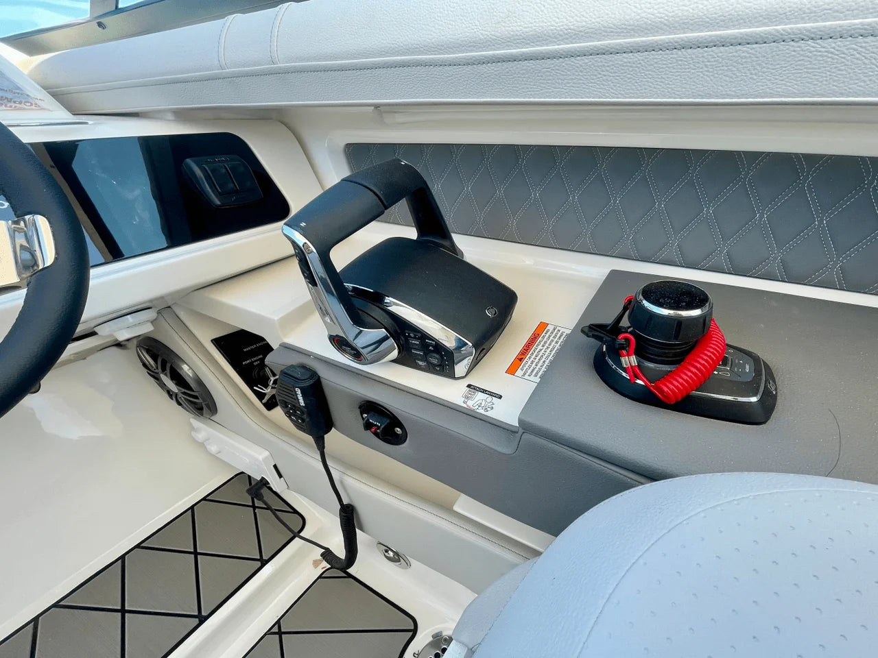 2026 Sea Ray SLX 310 Outboard 31.0 feet, Danvers, Massachusetts #17