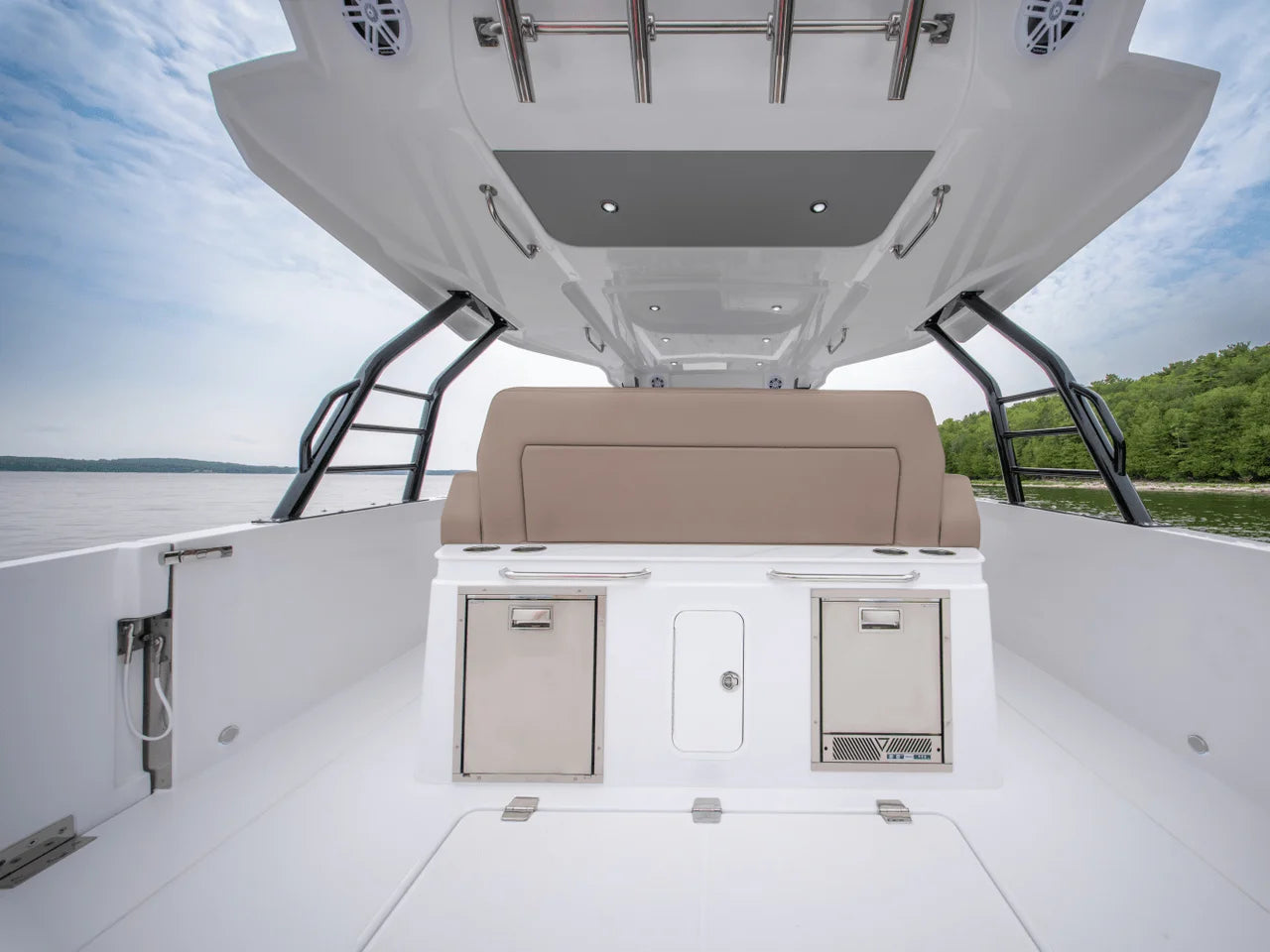 2026 Cruisers Yachts 38 VTR 38.0 feet, Inuvik, Northwest Territories #12