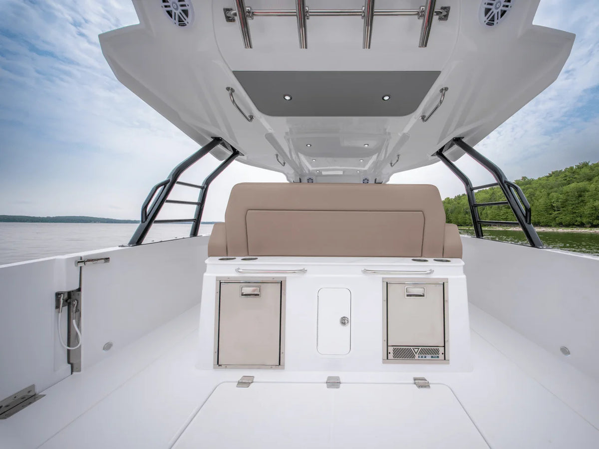 2027 Cruisers Yachts 38 VTR EC 38.0 feet, Dania Beach, Florida #12