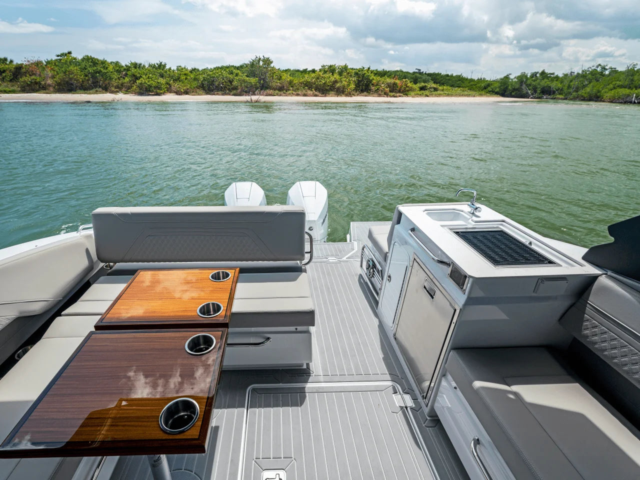 2026 Cruisers Yachts 34 GLS Outboard 35.0 feet, Inuvik, Northwest Territories #138
