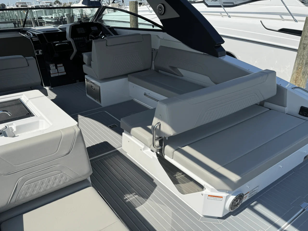 2026 Cruisers Yachts 34 GLS Outboard 34.0 feet, Grasonville, MD #11