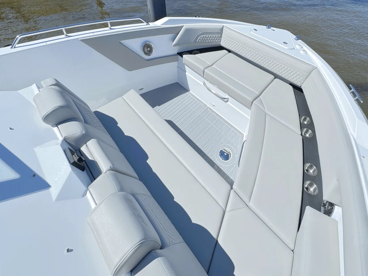 2025 Cruisers Yachts 42 GLS Outboard 42.0 feet, Seabrook, TX #9
