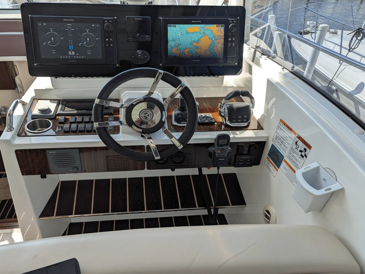 2013 Cruisers Yachts 48 CANTIUS 48.0 feet, Baltimore, MD #29