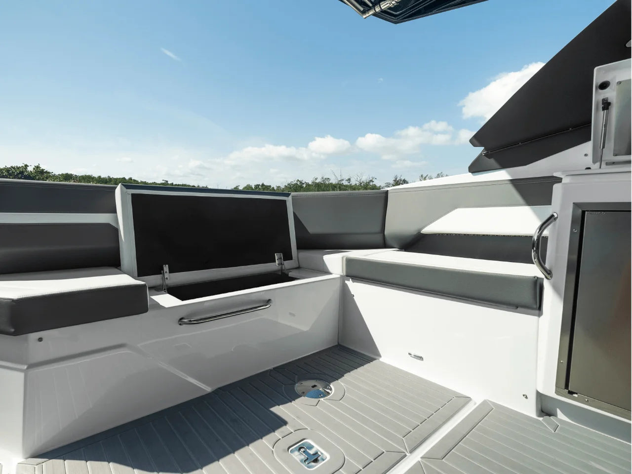 2026 Cruisers Yachts 38 GLS Outboard 38.0 feet, Inuvik, Northwest Territories #77