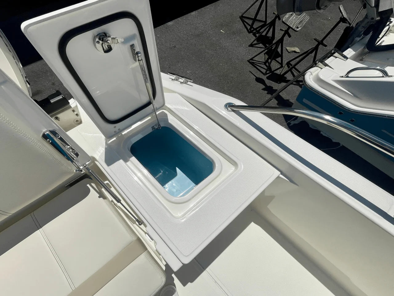 2025 Boston Whaler 280 Dauntless 28.0 feet, Danvers, Massachusetts #6