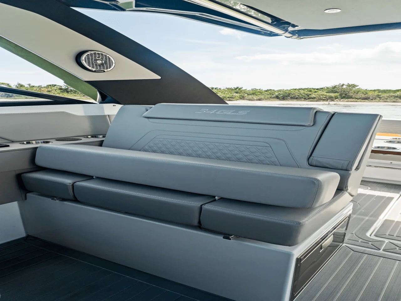 2026 Cruisers Yachts 34 GLS Outboard 35.0 feet, Inuvik, Northwest Territories #67