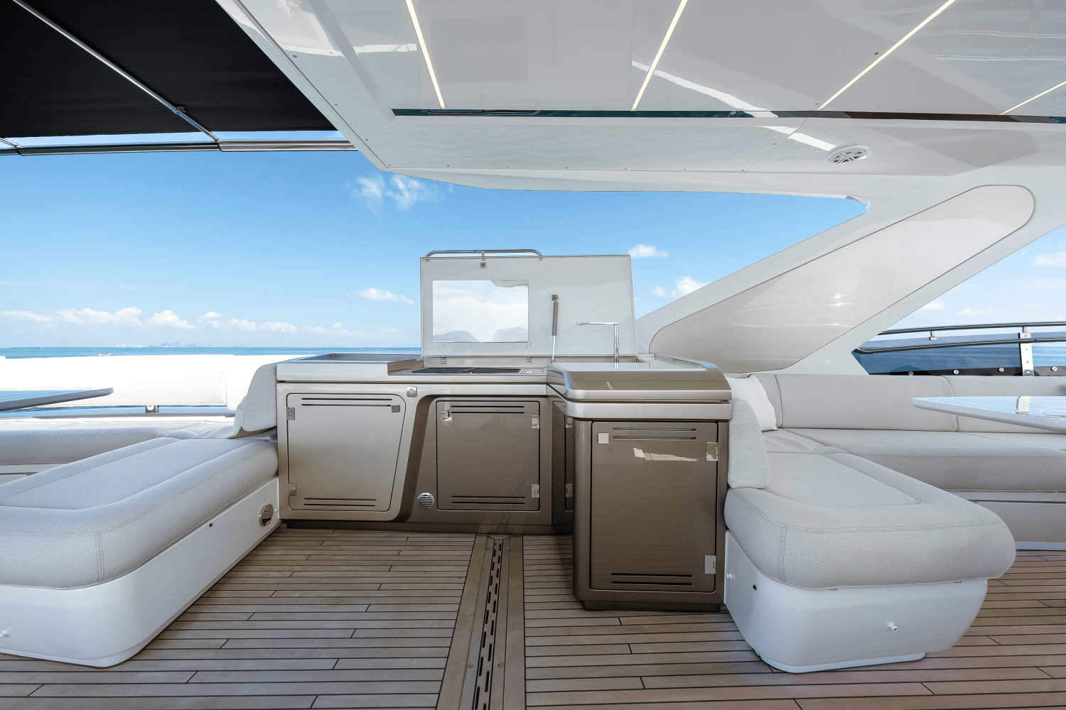2026 Galeon 800 FLY 83.0 feet, Inuvik, Northwest Territories #19