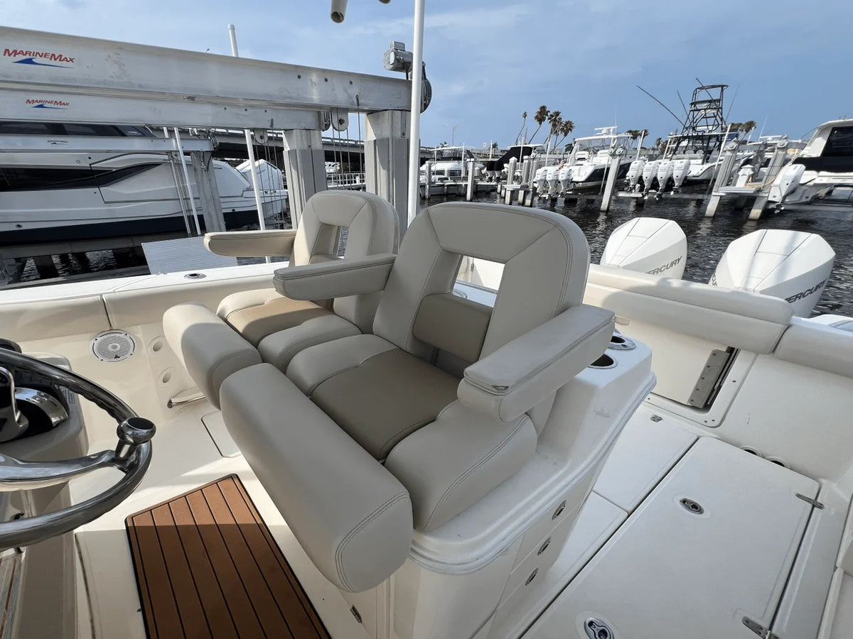 2019 Boston Whaler 280 OUTRAGE 28.0 feet, Stuart, Florida #43