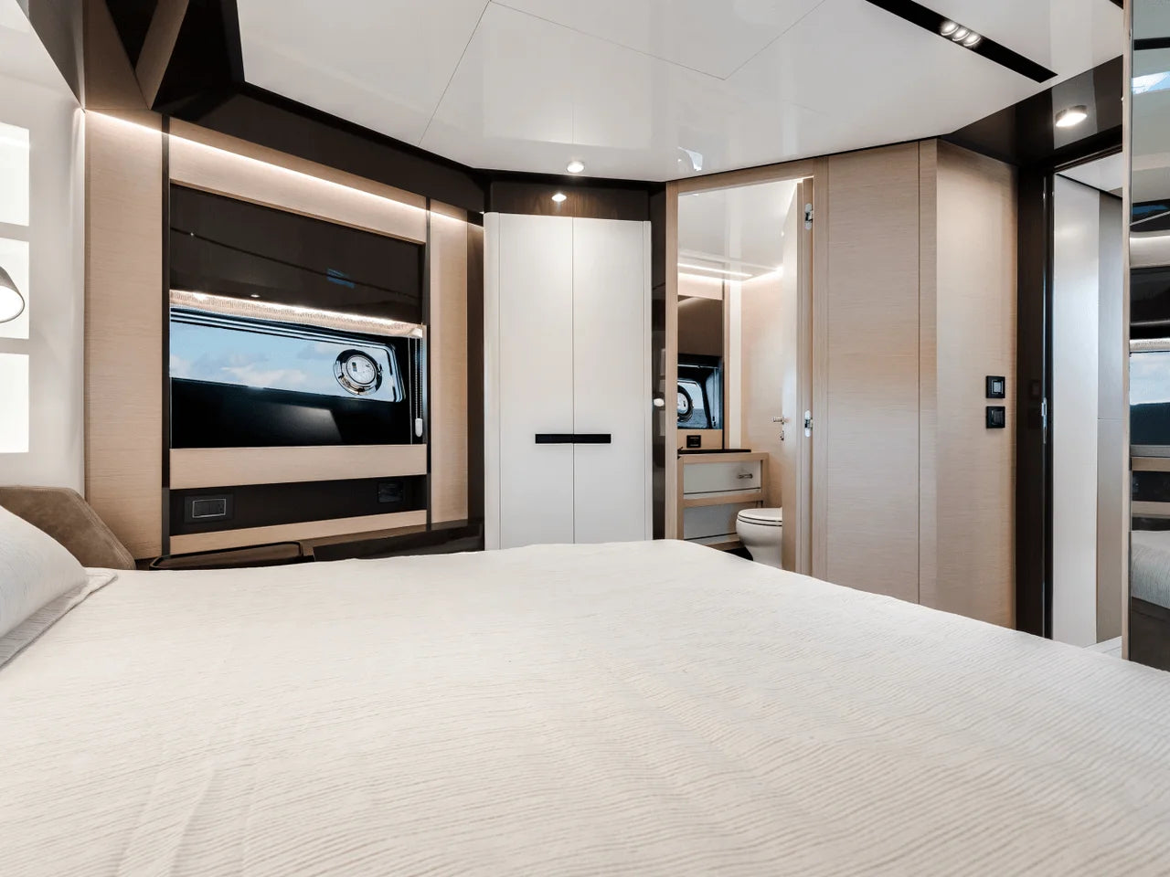 2024 Azimut S8 80.0 feet, Miami, FL #57