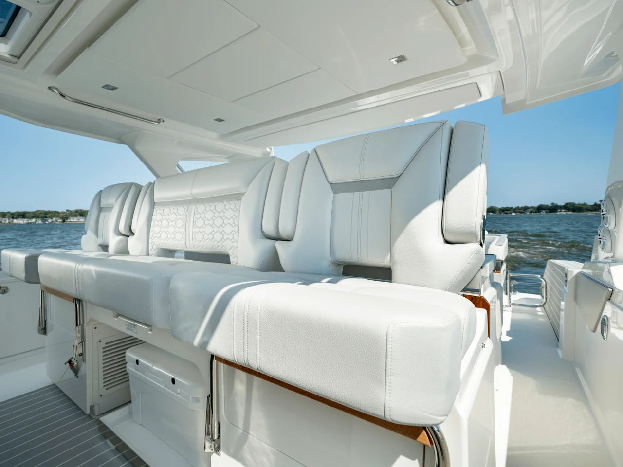 2025 Tiara Yachts LS 43 43.0 feet, Inuvik, Northwest Territories #50