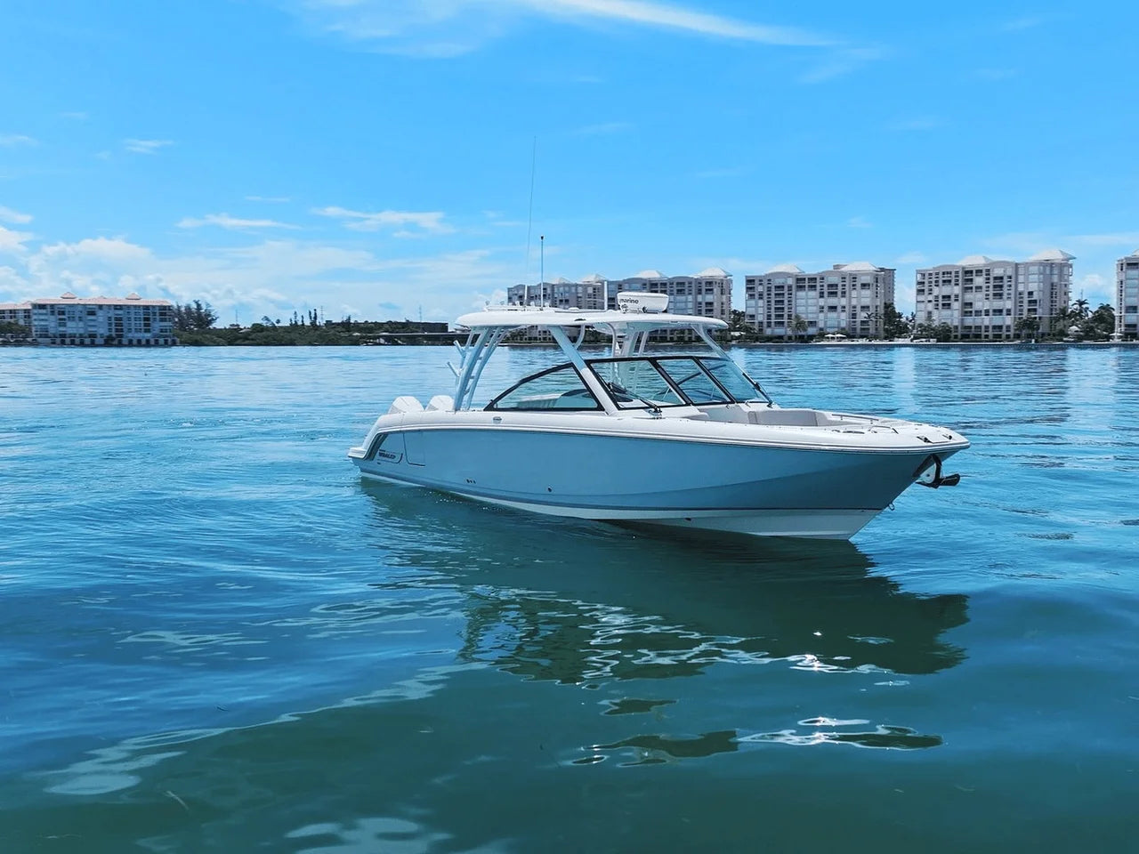 2020 Boston Whaler 320 VANTAGE 33.0 feet, St Petersburg, FL #1