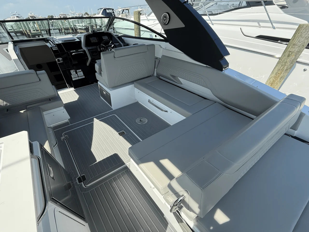 2026 Cruisers Yachts 34 GLS Outboard 34.0 feet, Grasonville, MD #12