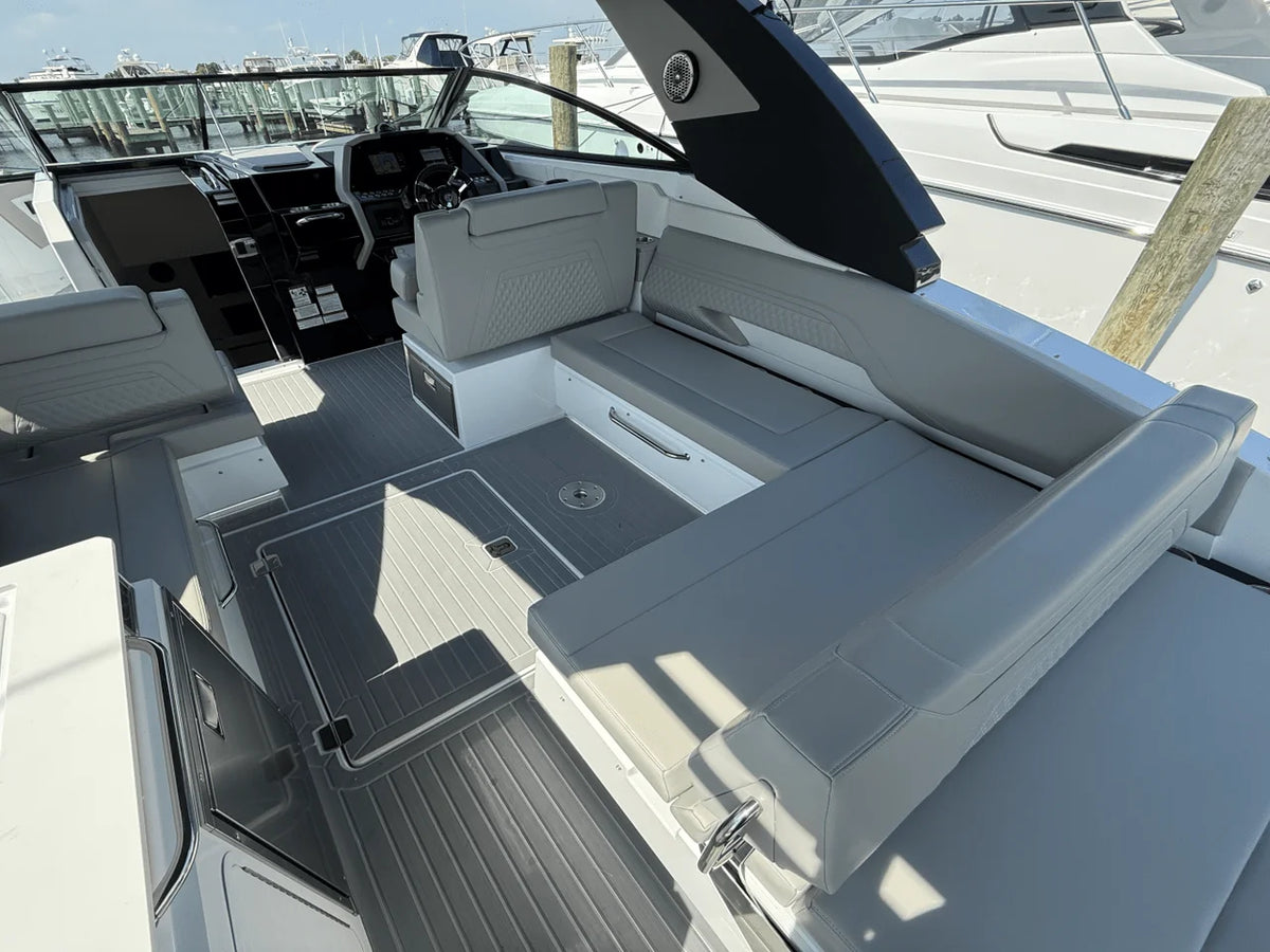 2026 Cruisers Yachts 34 GLS Outboard 34.0 feet, Grasonville, MD #12