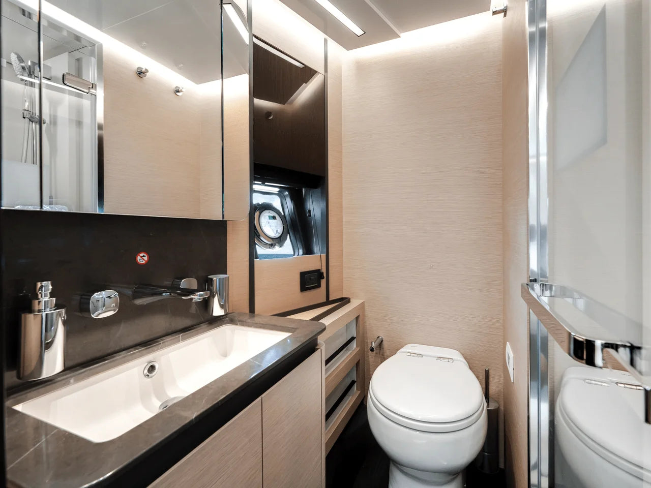 2024 Azimut S8 80.0 feet, Miami, FL #62