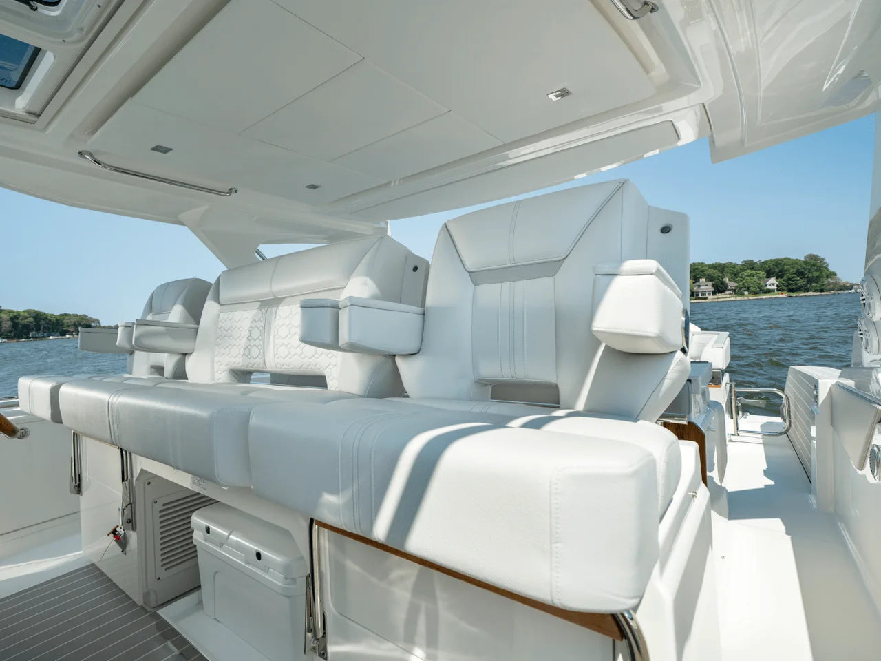2025 Tiara Yachts LS 43 43.0 feet, Inuvik, Northwest Territories #49