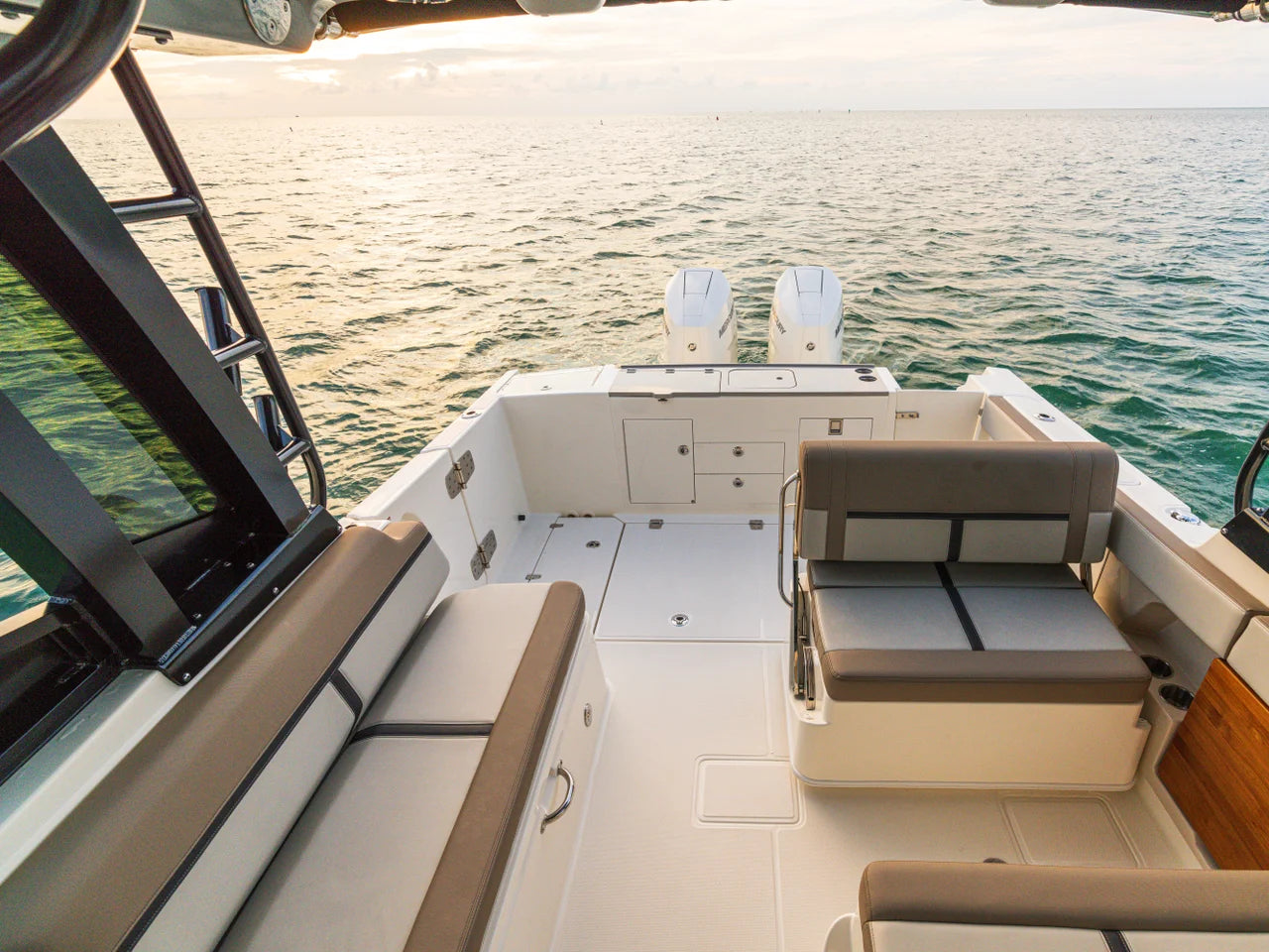 2026 Boston Whaler 330 Vantage 33.0 feet, Naples, Florida #29