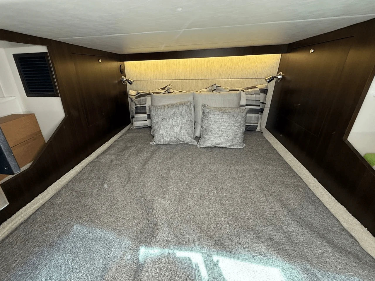 2026 Cruisers Yachts 38 GLS 37.0 feet, Lake Ozark, MO #53