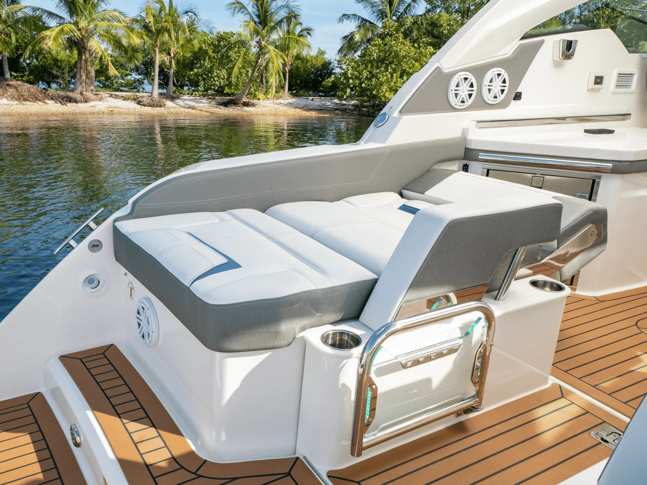 2025 Tiara Yachts LX 34 34.0 feet, Inuvik, Northwest Territories #51