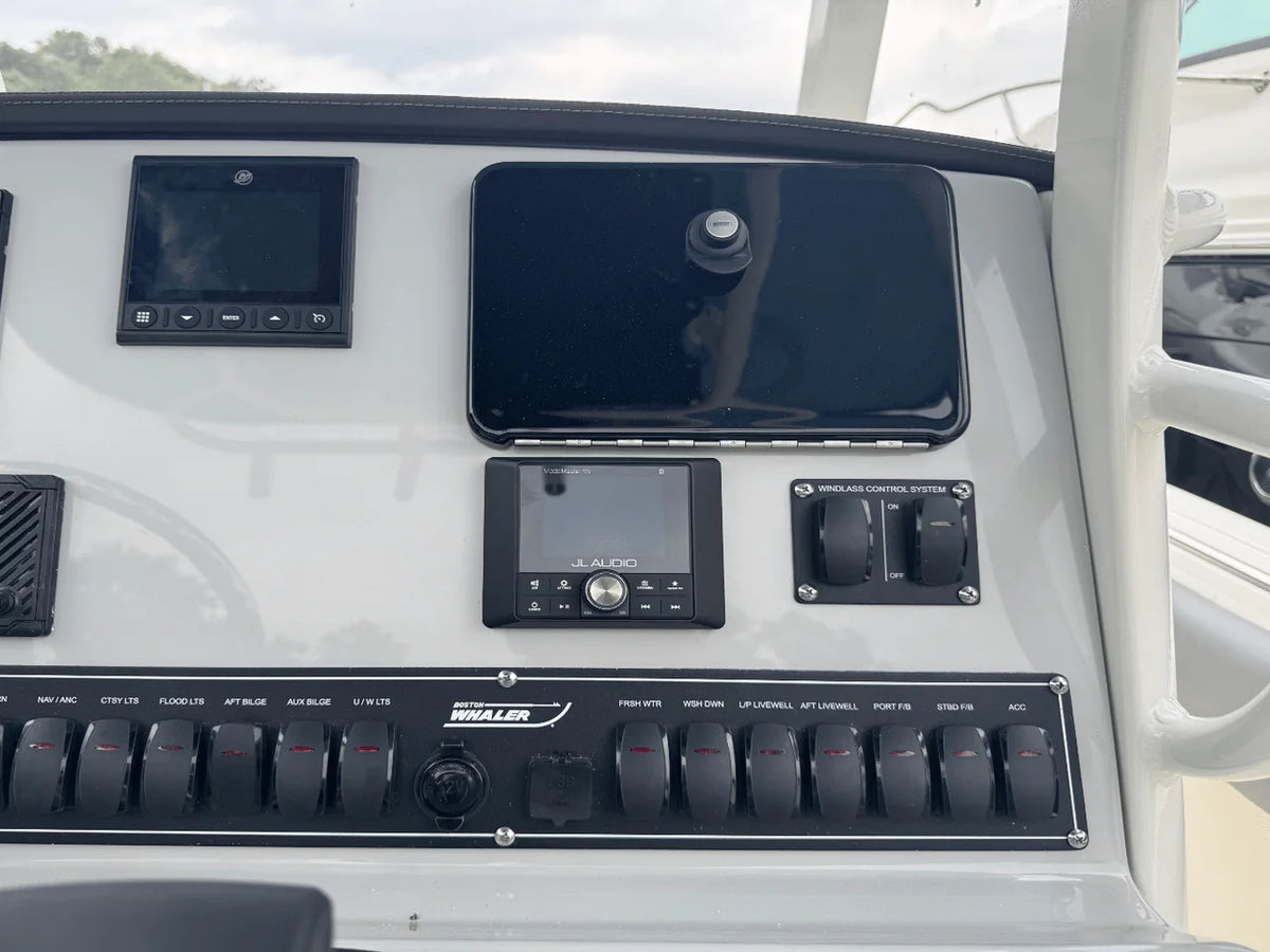 2026 Boston Whaler 230 Outrage 23.0 feet, Huntington, NY #28
