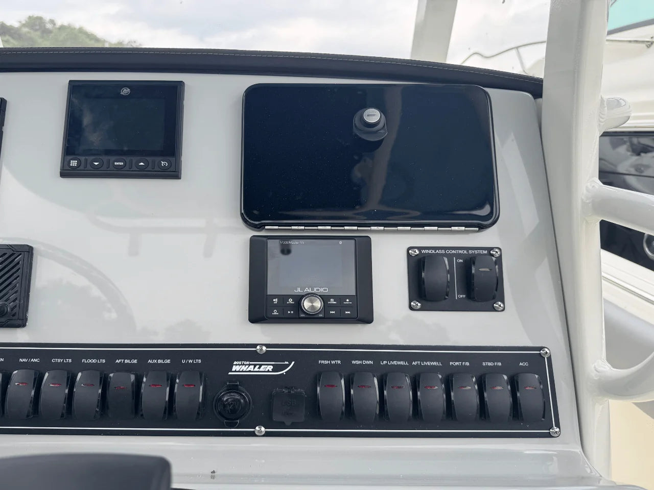 2026 Boston Whaler 230 Outrage 23.0 feet, Huntington, NY #28