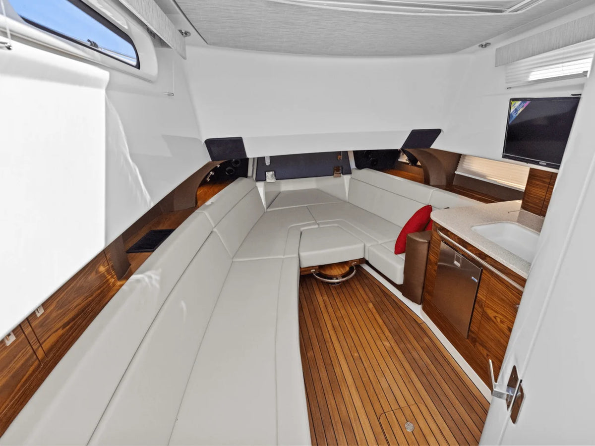 2026 Boston Whaler 420 Outrage 42.0 feet, Quincy, MA #36