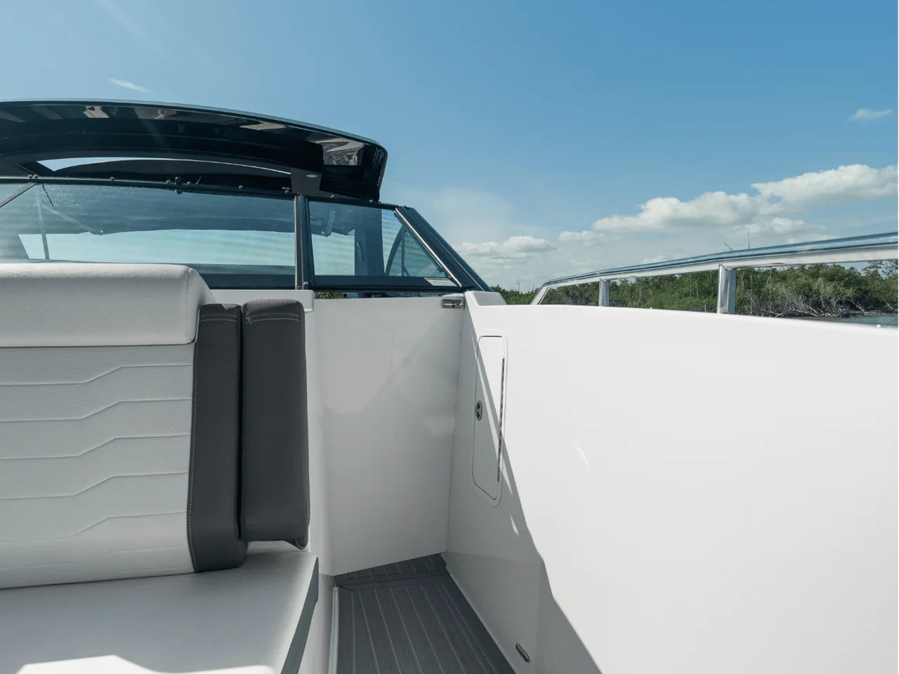 2026 Cruisers Yachts 38 GLS Outboard 38.0 feet, Inuvik, Northwest Territories #93
