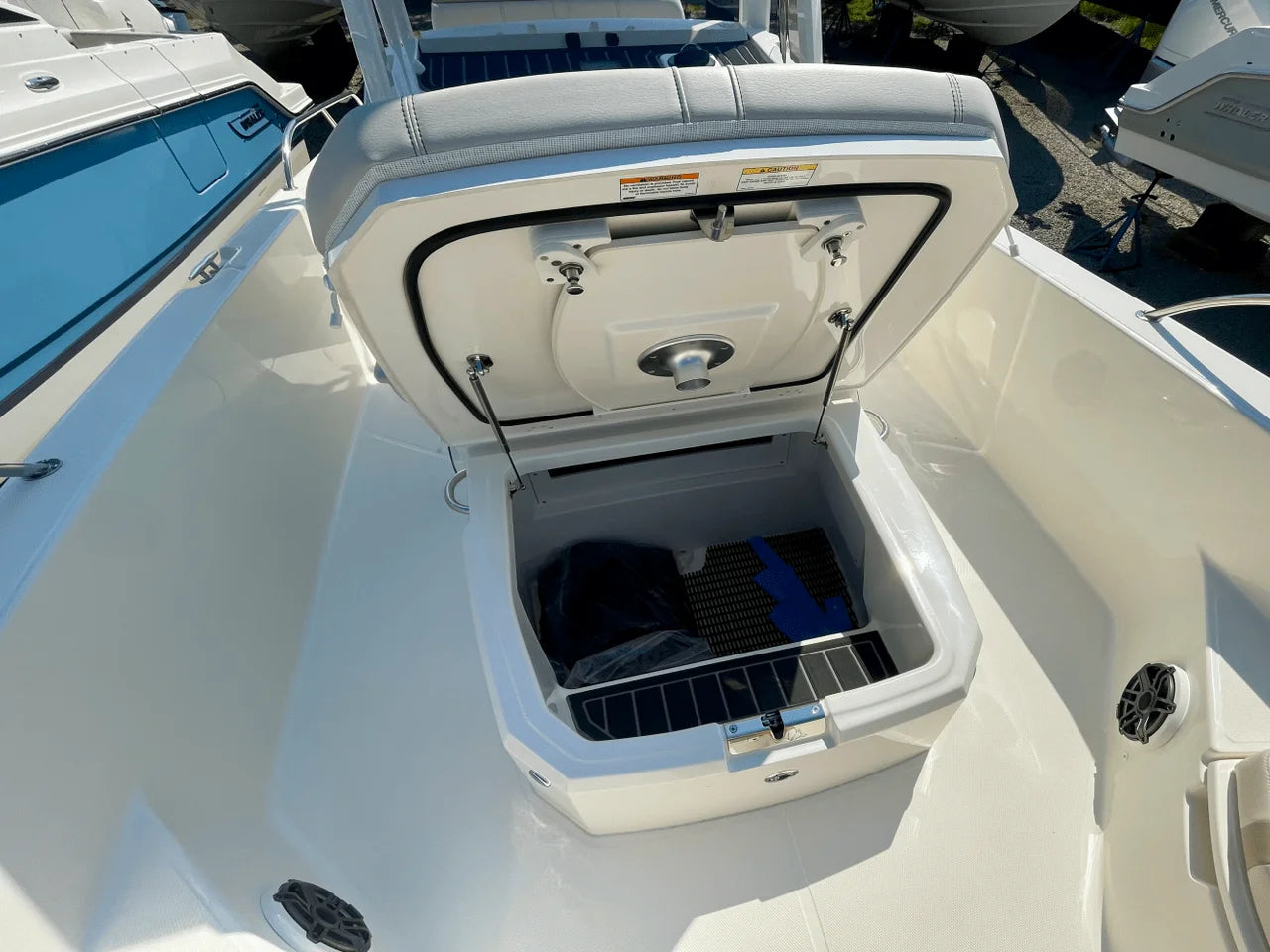 2026 Boston Whaler 250 Dauntless 25.0 feet, Quincy, MA #22