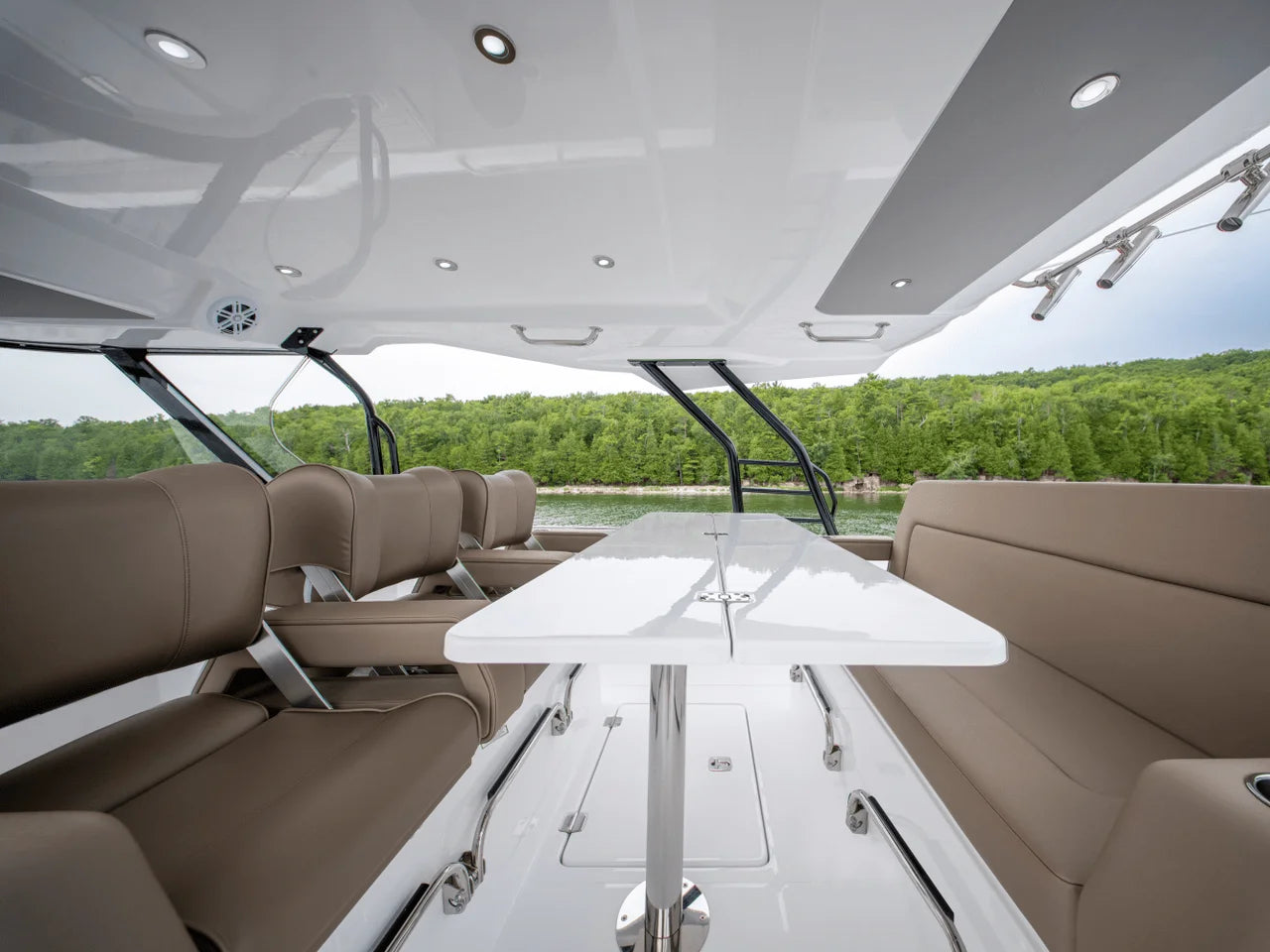 2026 Cruisers Yachts 38 VTR 38.0 feet, Inuvik, Northwest Territories #19
