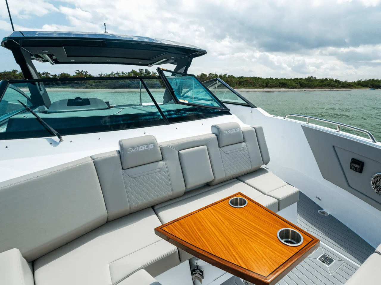 2026 Cruisers Yachts 34 GLS Outboard 35.0 feet, Inuvik, Northwest Territories #99