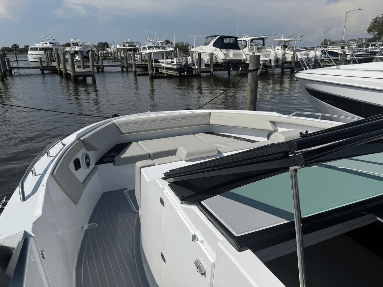 2026 Cruisers Yachts 34 GLS Outboard 34.0 feet, Grasonville, MD #28